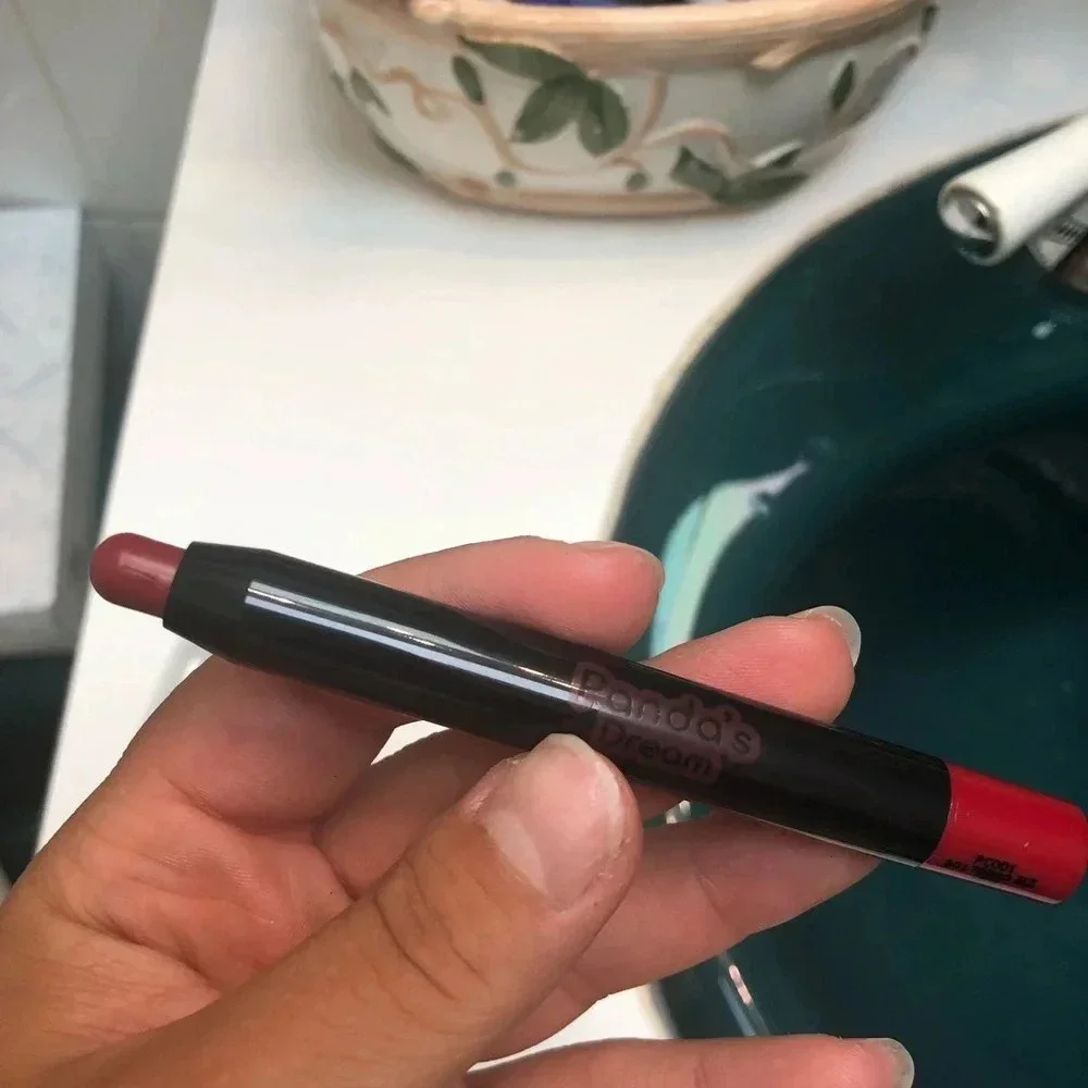 NIB TONY MOLY GLOSSY LIP CRAYON
